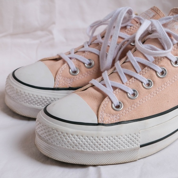 Platform Low Top Converse Light Pink Women’s US 8 - Picture 3 of 7